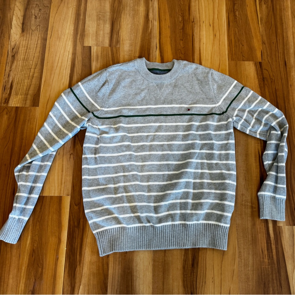 Men’s Tommy Hilfiger crewneck sweater M